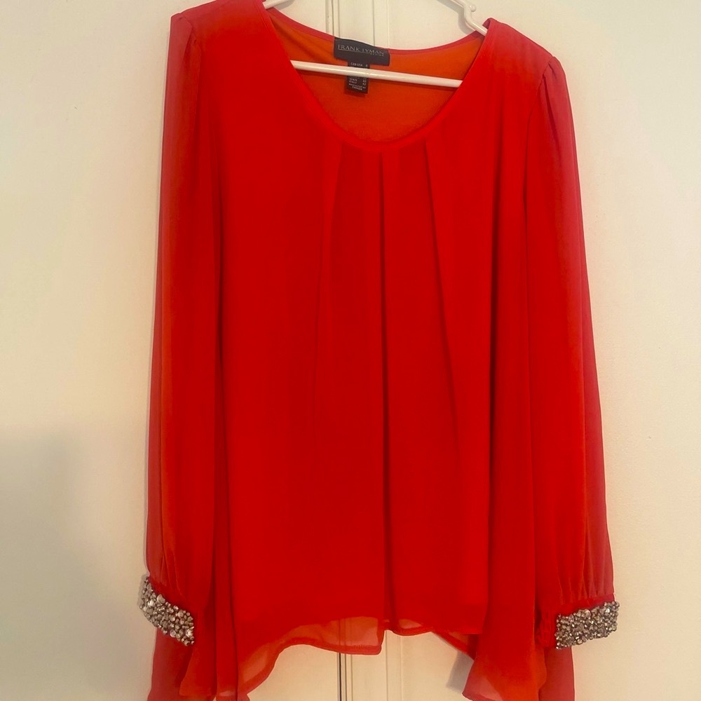 BOUTIQUE | Frank Lyman top with beaded detailing